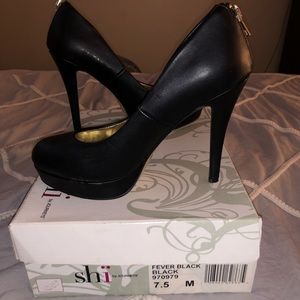 Shi by Journeys Black Pumps
